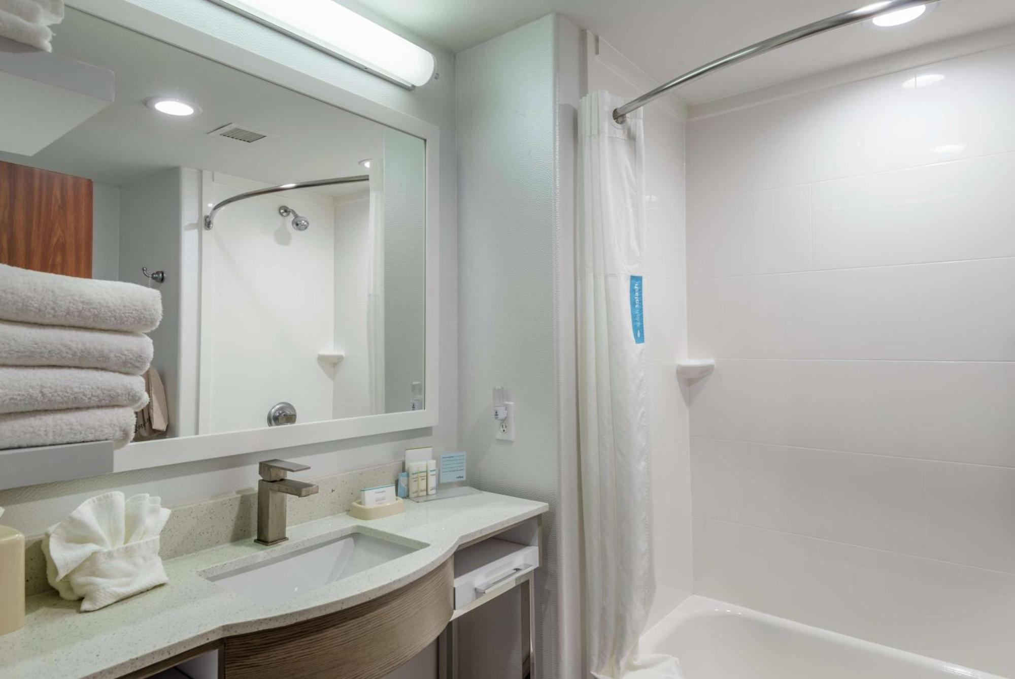 Hampton Inn Brownwood Bagian luar foto