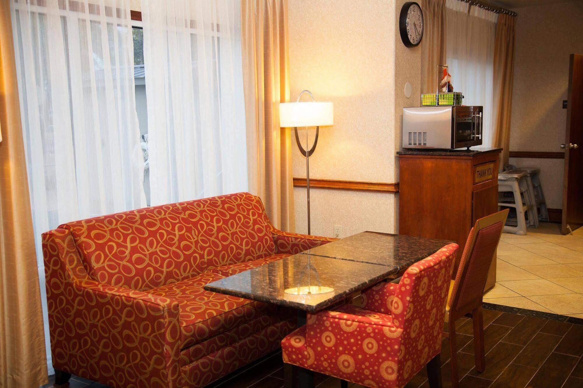 Hampton Inn Brownwood Bagian luar foto